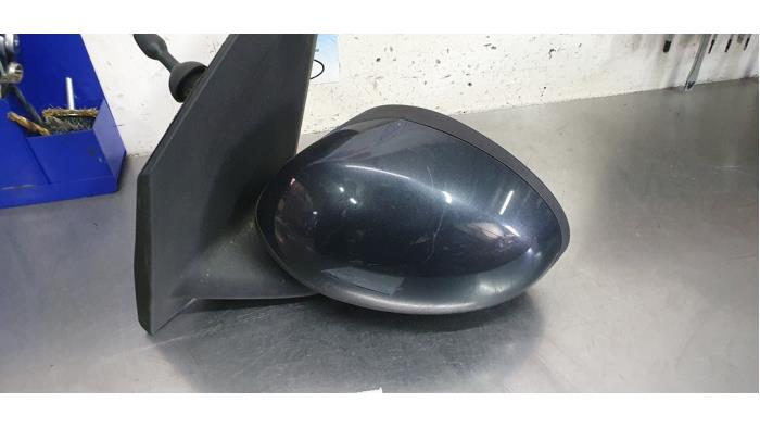 Wing mirror, left from a Peugeot 107 1.0 12V 2011