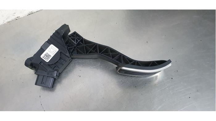 Begagnade Gaspedalsensor Volkswagen Golf VII (AUA) 2.0 R 4Motion 16V Pris € 10,00 Marginaltabell erbjuds av De Witte Boerderij AutoMotive