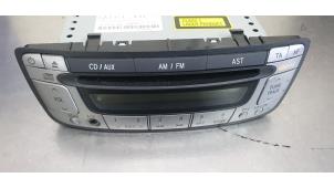 Usados Reproductor de CD y radio Toyota Aygo (B10) 1.0 12V VVT-i Precio € 40,00 Norma de margen ofrecido por De Witte Boerderij B.V.