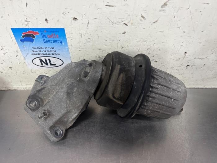 Used Engine mount Lexus IS (E2) 250 2.5 V6 24V Price € 50,00 Margin scheme offered by De Witte Boerderij AutoMotive