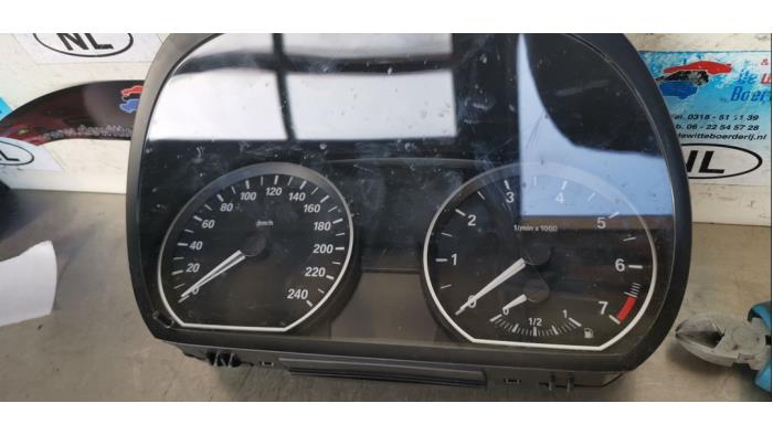 Odometer KM from a BMW 1 serie (E81) 116i 2.0 16V 2010
