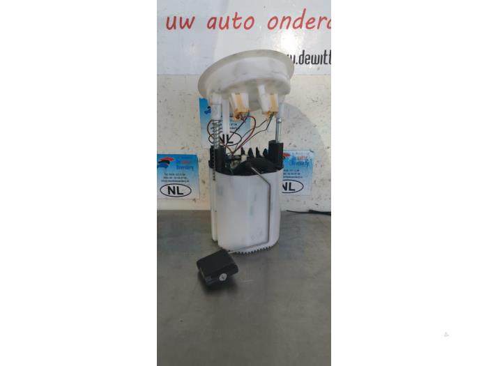 Bomba eléctrica de combustible de un BMW 1 serie (E81) 116i 2.0 16V 2010