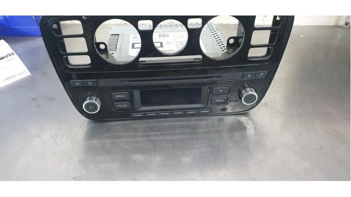 Radio/Lecteur CD d'un Volkswagen Up! (121) 1.0 12V 60 2015