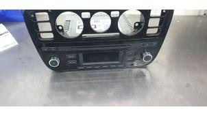 Używane Radioodtwarzacz CD Volkswagen Up! (121) 1.0 12V 60 Cena € 50,00 Procedura marży oferowane przez De Witte Boerderij B.V.