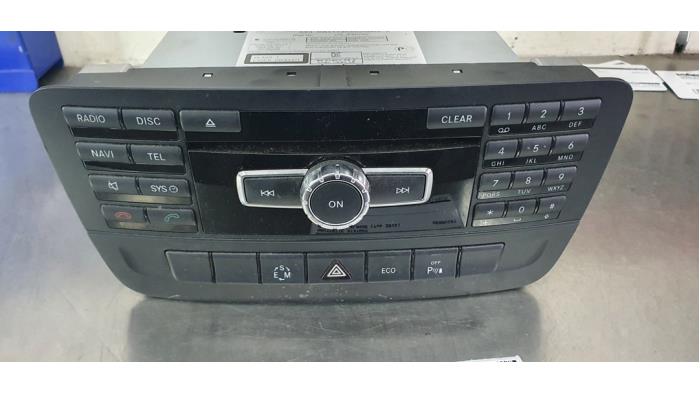 Usagé Système navigation Mercedes B (W246/W242) 1.6 B-180 BlueEFFICIENCY Turbo 16V Prix € 250,00 Règlement à la marge proposé par De Witte Boerderij AutoMotive