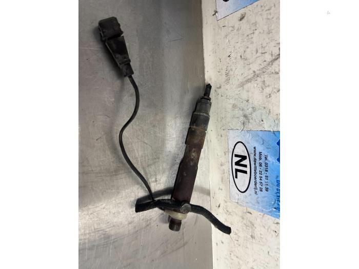 Usagé Injecteurs Volkswagen Caddy II (9K9A) 1.9 TDI Prix € 25,00 Règlement à la marge proposé par De Witte Boerderij AutoMotive