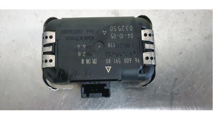 Begagnade Regnsensor Peugeot 607 (9D/U) 2.2 16V Pris € 20,00 Marginaltabell erbjuds av De Witte Boerderij AutoMotive