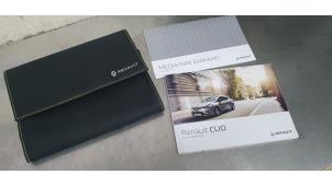 Used Instruction Booklet Renault Clio IV (5R) 1.5 dCi 90 FAP Price € 10,00 Margin scheme offered by De Witte Boerderij B.V.
