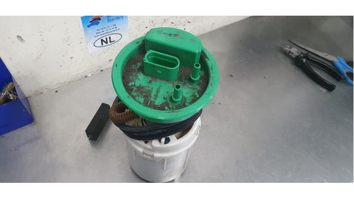 Used Electric fuel pump Volkswagen Polo Price € 15,00 Margin scheme offered by De Witte Boerderij AutoMotive