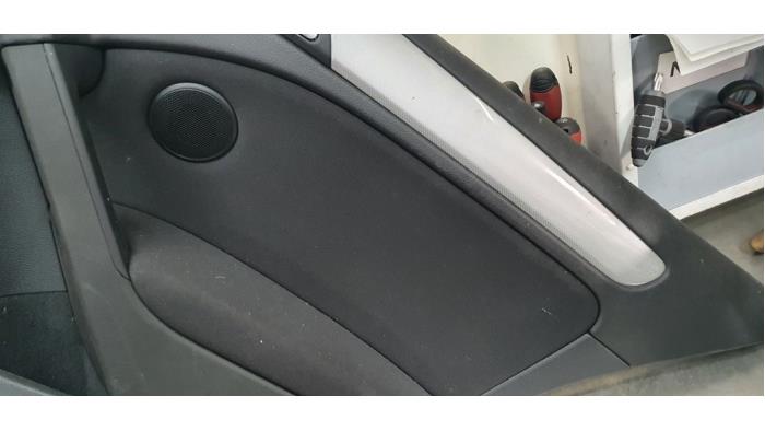Revêtement portière 4portes arrière droite d'un Volkswagen Golf VI (5K1) 1.2 TSI BlueMotion 2012