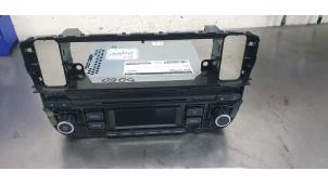 Used Radio CD player Volkswagen Up! (121) 1.0 12V 60 Price € 95,00 Margin scheme offered by De Witte Boerderij B.V.