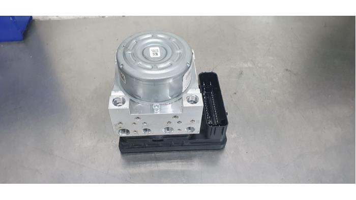 ABS pump from a Ford Fiesta 7  2023