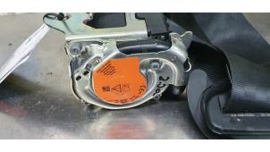 Revisado Tensor de cinturón de seguridad derecha Volkswagen Polo VI (AW1) 1.0 TSI 12V Precio € 151,25 IVA incluido ofrecido por De Witte Boerderij B.V.