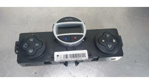 Used Heater control panel Renault Clio III (BR/CR) 1.2 16V TCe 100 Price € 25,00 Margin scheme offered by De Witte Boerderij B.V.