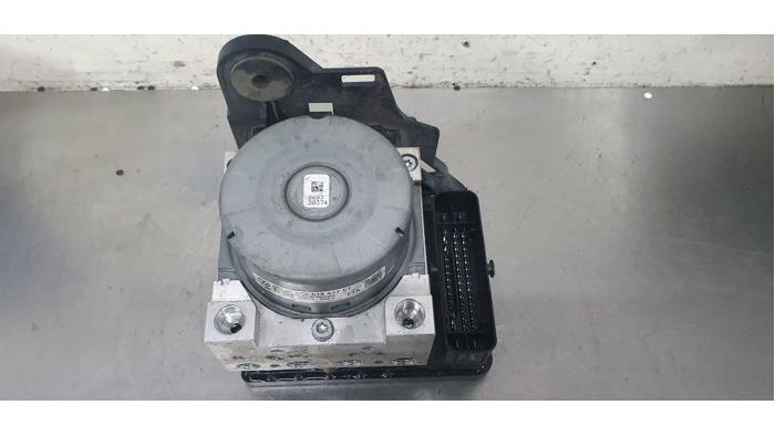 ABS pump from a Seat Leon (5FB) 2.0 TDI Ecomotive 16V 2018