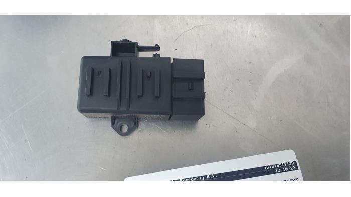 Seat heating module from a Volkswagen Polo V (6R) 1.2 TSI 16V BlueMotion Technology 2014