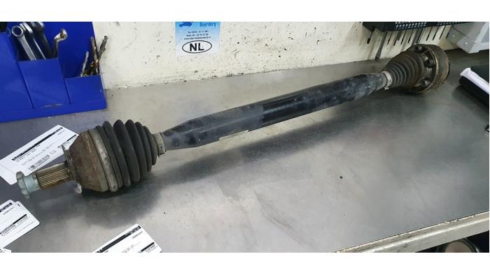 Front drive shaft, right from a Volkswagen Polo V (6R) 1.4 16V 2009