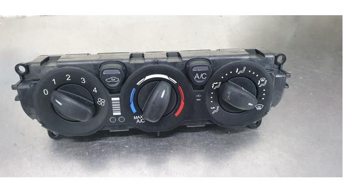 Panel de control de calefacción de un Ford Transit 2.0 TDCi 16V Eco Blue 130 RWD 2018
