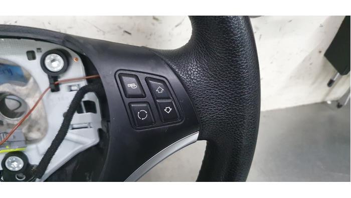 Steering wheel from a BMW 3 serie Touring (E91) 320i 16V 2009