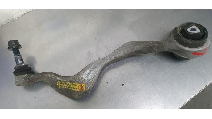 Front wishbone, left from a BMW 3 serie Touring (E91) 320i 16V 2009
