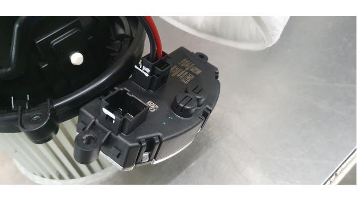 Heating and ventilation fan motor Citroen C5-X - YL01882780