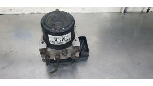 Used ABS pump Hyundai Tucson (JM) 2.0 16V CVVT 4x2 Price € 50,00 Margin scheme offered by De Witte Boerderij B.V.