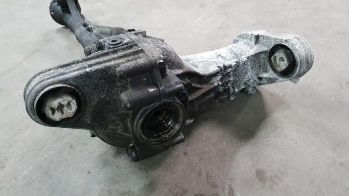 Front differential from a Porsche Cayenne II (92A) 4.2 S Diesel V8 32V 2015
