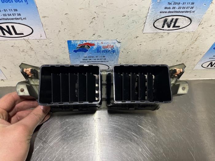 Dashboard vent from a Nissan Pixo (D31S) 1.0 12V 2010