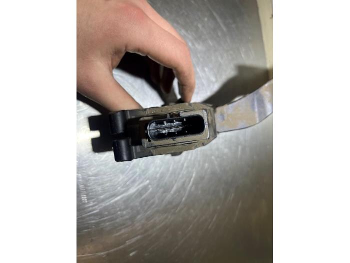 Gaspedalposition Sensor van een Volkswagen Golf VII Variant (AUVV) 1.6 TDI 16V 2017