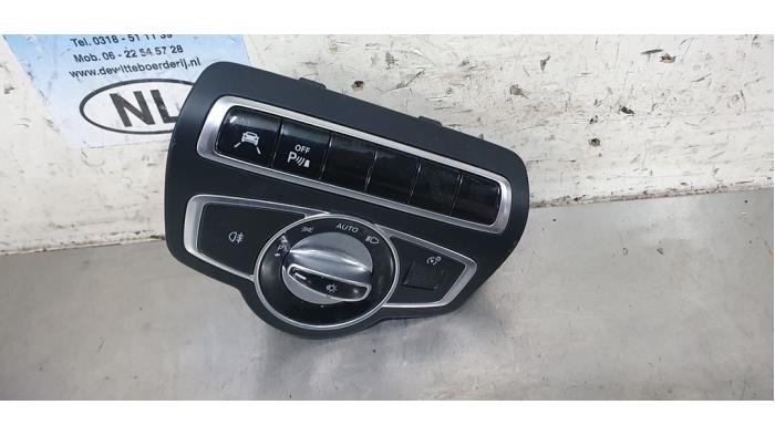 Licht Schalter van een Mercedes-Benz C (W205) C-220 2.2 CDI BlueTEC, C-220 d 16V 2015