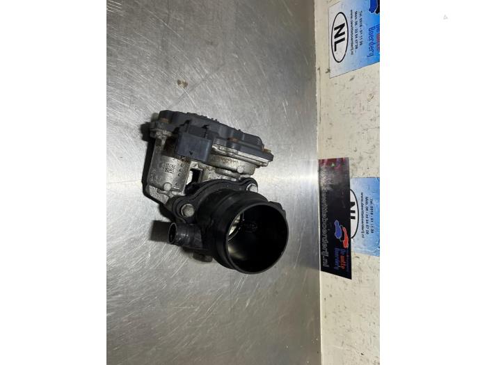 Gebrauchte Drosselklappengehäuse BMW 1 serie (F20) 118i 1.5 TwinPower 12V Preis € 25,00 Margenregelung angeboten von De Witte Boerderij AutoMotive