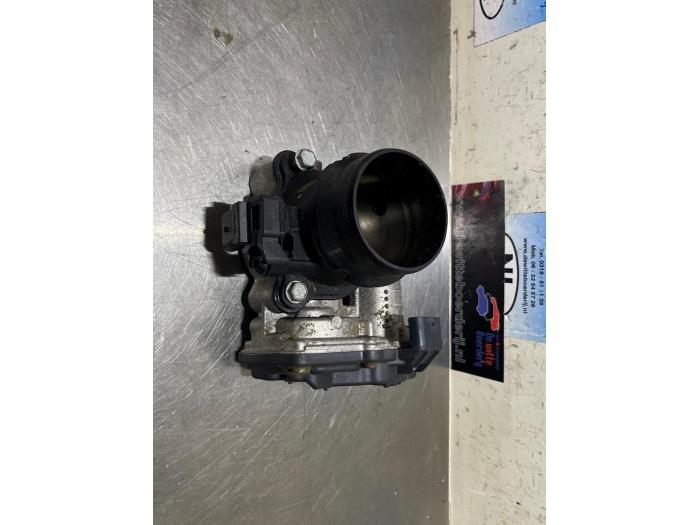 Drosselklappengehäuse van een BMW 1 serie (F20) 118i 1.5 TwinPower 12V 2018
