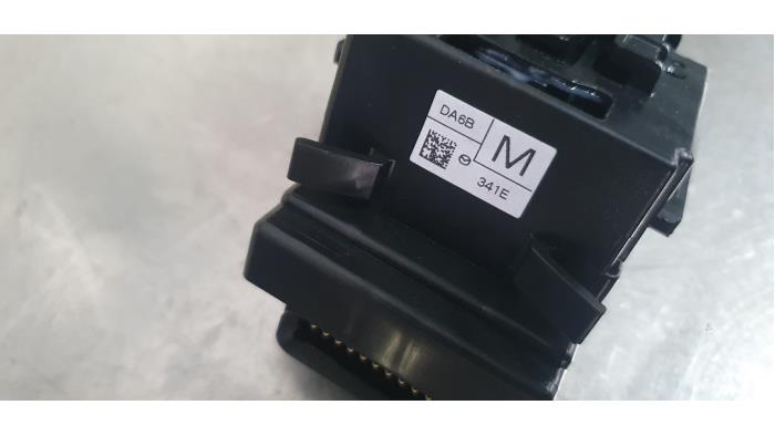 Wiper switch from a Mazda 2 (DJ/DL) 1.5 e-SkyActiv G 90 2023
