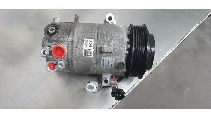 Air conditioning pump from a Kia Picanto (JA) 1.0 DPi 12V 2021
