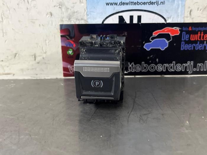 Gebrauchte Handbremse Schalter Peugeot 3008 II (M4/MC/MJ/MR) 1.6 BlueHDi 115 Preis € 20,00 Margenregelung angeboten von De Witte Boerderij AutoMotive