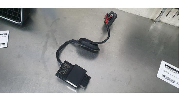 Usagé Module pompe carburant Volkswagen Polo Prix € 15,00 Règlement à la marge proposé par De Witte Boerderij AutoMotive
