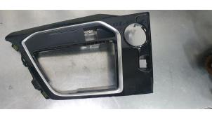 Usados Embellecedore para tablero de instrumentos Peugeot 3008 II (M4/MC/MJ/MR) 1.6 BlueHDi 115 Precio € 26,25 Norma de margen ofrecido por De Witte Boerderij AutoMotive