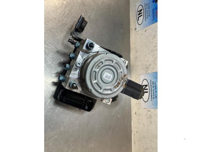 Begagnade ABS-pump BMW 1 serie (F20) 118i 1.5 TwinPower 12V Pris € 350,00 Marginaltabell erbjuds av De Witte Boerderij AutoMotive