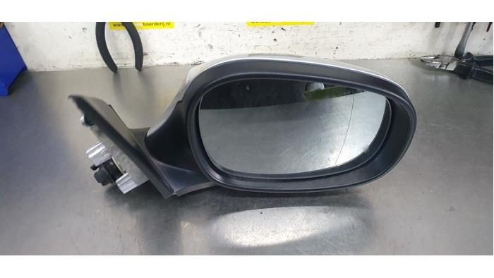 Wing mirror, right from a BMW 1 serie (E87/87N) 118i 16V 2011