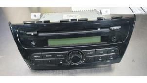 Gebrauchte Radio CD Spieler Mitsubishi Space Star (A0) 1.0 12V Preis € 50,00 Margenregelung angeboten von De Witte Boerderij B.V.