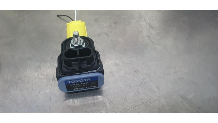 Begagnade ABS-sensor Toyota C-HR (X1,X5) 2.0 16V Hybrid Pris € 20,00 Marginaltabell erbjuds av De Witte Boerderij AutoMotive