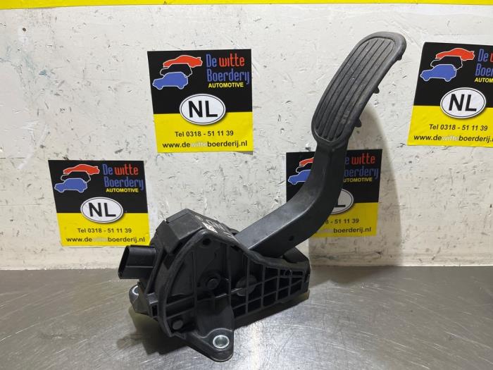Begagnade Gaspedalsensor Toyota C-HR (X1,X5) 2.0 16V Hybrid Pris € 10,00 Marginaltabell erbjuds av De Witte Boerderij AutoMotive
