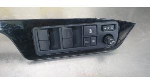 Gebrauchte Elektrisches Fenster Schalter Toyota C-HR (X1,X5) 2.0 16V Hybrid Preis € 50,00 Margenregelung angeboten von De Witte Boerderij B.V.