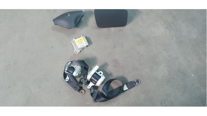 Airbag set from a Peugeot 107 1.0 12V 2007