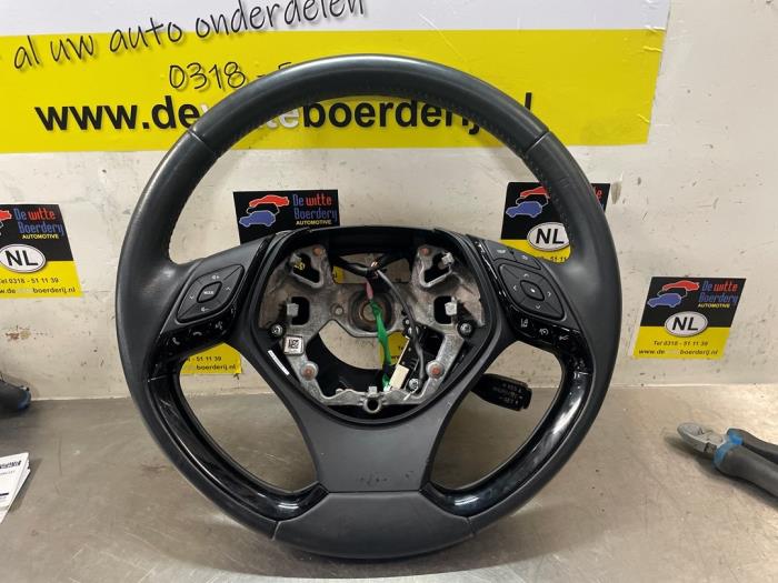 Gebrauchte Lenkrad Toyota C-HR (X1,X5) 2.0 16V Hybrid Preis € 100,00 Margenregelung angeboten von De Witte Boerderij AutoMotive