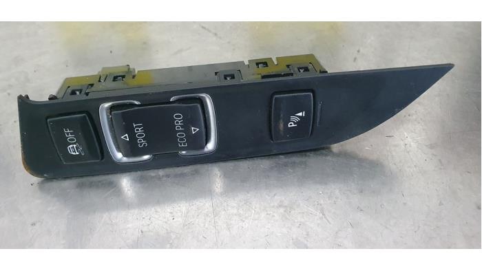 Usados Interruptor ESP BMW 4 serie (F33) 420d 2.0 16V Precio € 25,00 Norma de margen ofrecido por De Witte Boerderij AutoMotive
