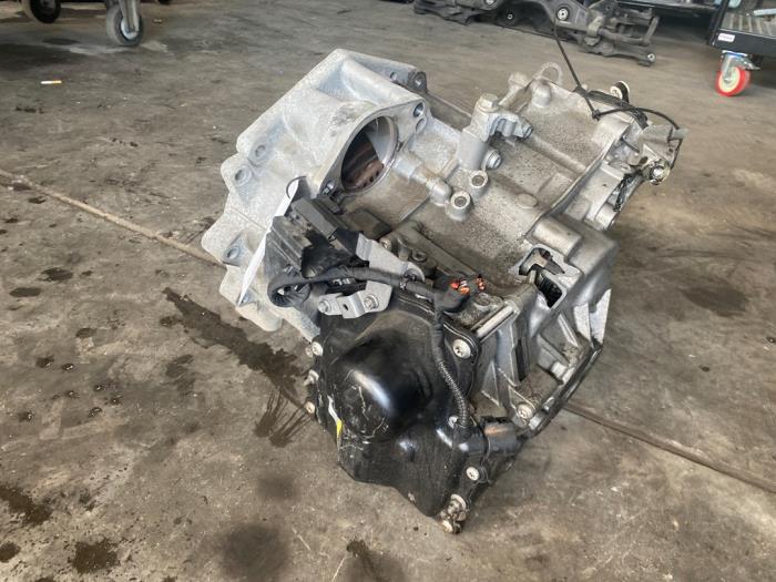 Gearbox from a Volkswagen Caddy Combi IV 1.4 TSI 16V 2020