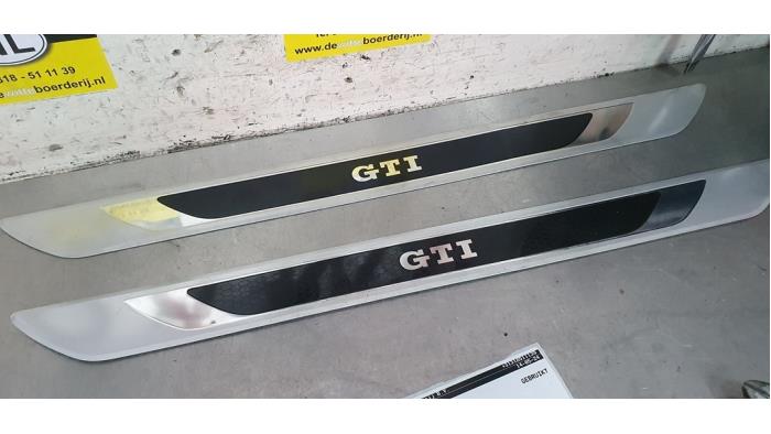 Begagnade Dekorstripe Volkswagen Polo VI (AW1) 2.0 GTI Pris € 50,00 Marginaltabell erbjuds av De Witte Boerderij AutoMotive