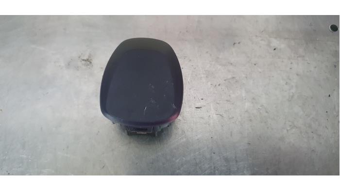 Begagnade Sensor (övriga) Volvo C40 Recharge (XK) Recharge Pris € 20,00 Marginaltabell erbjuds av De Witte Boerderij AutoMotive