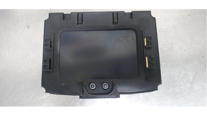Begagnade Innerdisplay Opel Zafira (F75) 2.0 16V Turbo OPC Pris € 20,00 Marginaltabell erbjuds av De Witte Boerderij AutoMotive